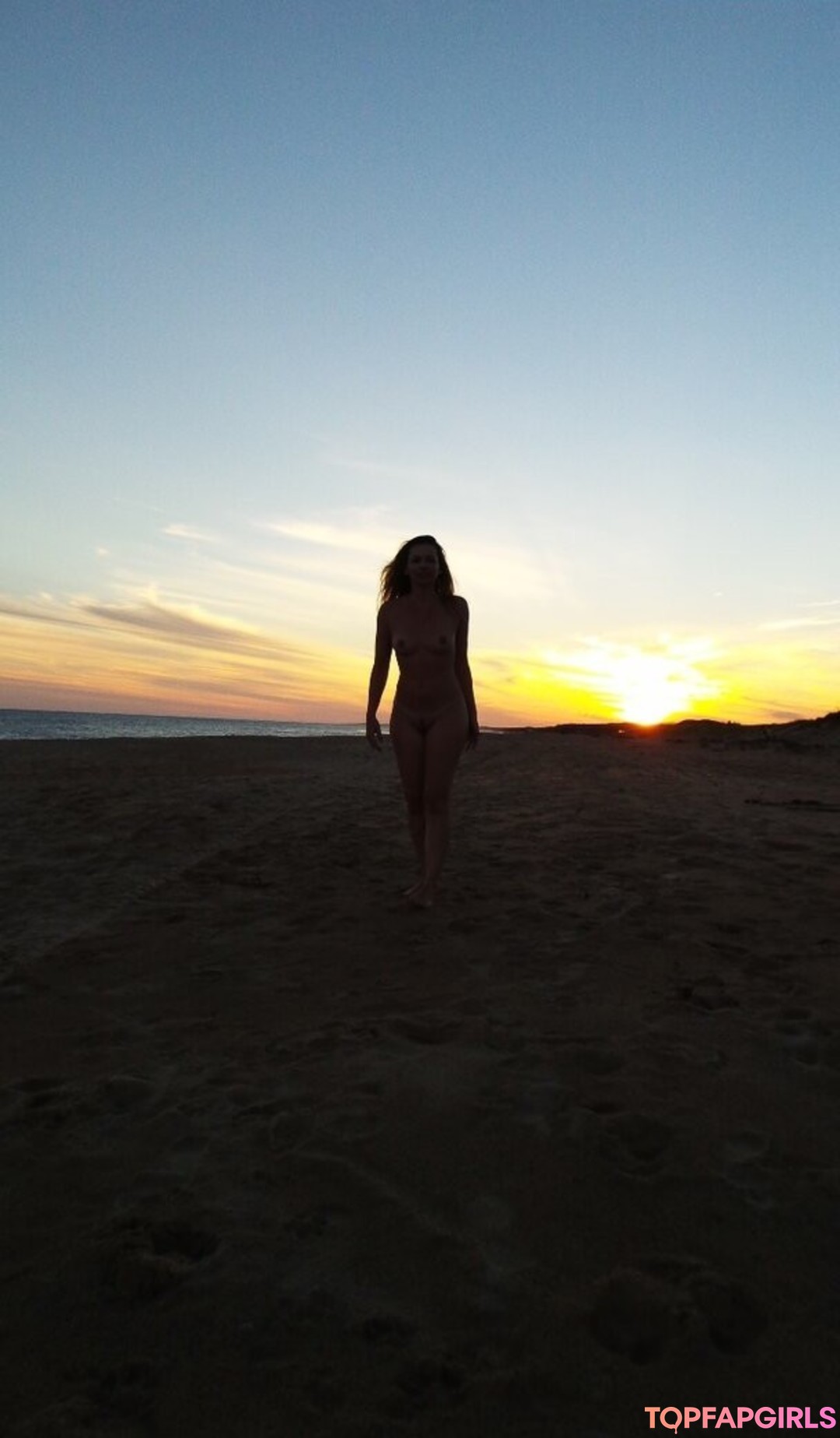 Foto desnuda filtrada de OnlyFans de Carinamoreschi #1 Foto desnuda filtrada de OnlyFans de Carinamoreschi #1