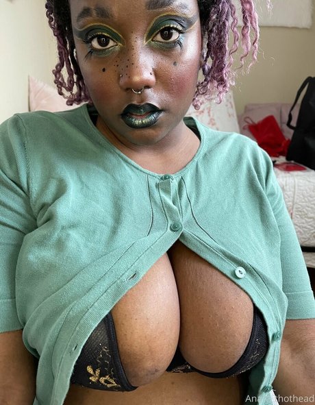 Foto desnuda filtrada de OnlyFans de Thothead