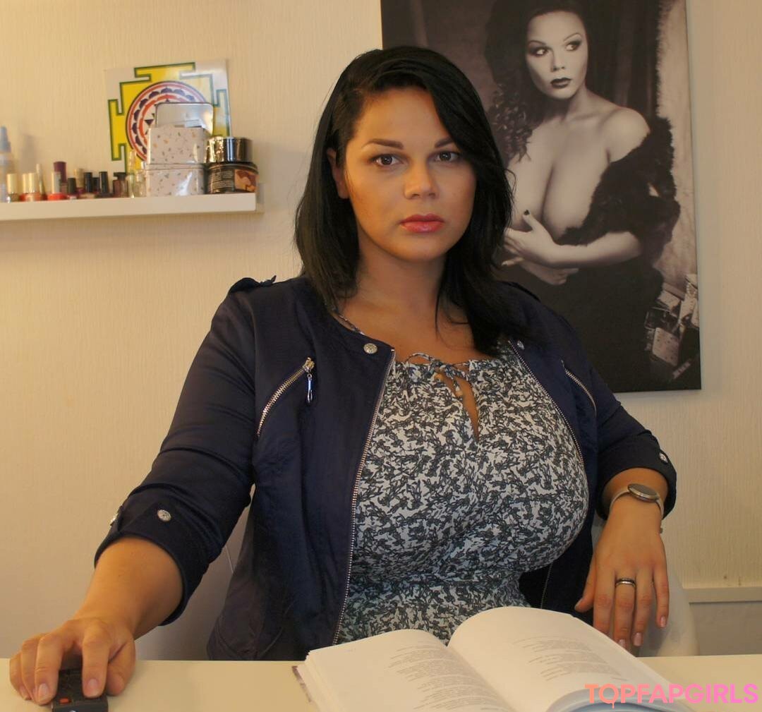 Foto desnuda filtrada de OnlyFans de Maria Von Zarring #120 Foto desnuda filtrada de OnlyFans de Maria Von Zarring #120