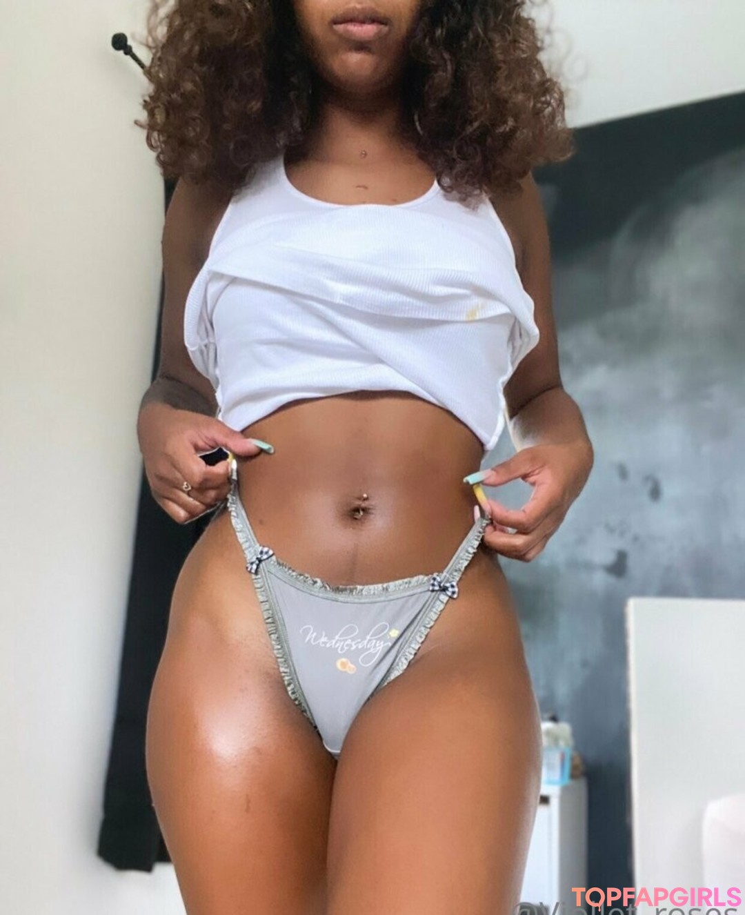 Foto desnuda filtrada de OnlyFans de Violletroses #427 Foto desnuda filtrada de OnlyFans de Violletroses #427