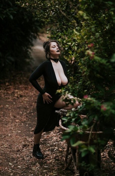 Aimee Leigh