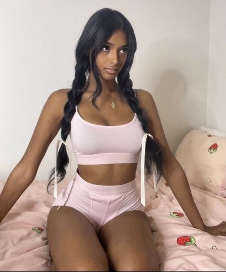 Foto desnuda filtrada de OnlyFans de Kaaviya Sambasivam