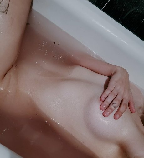 Foto desnuda filtrada de OnlyFans de Locallbimbo