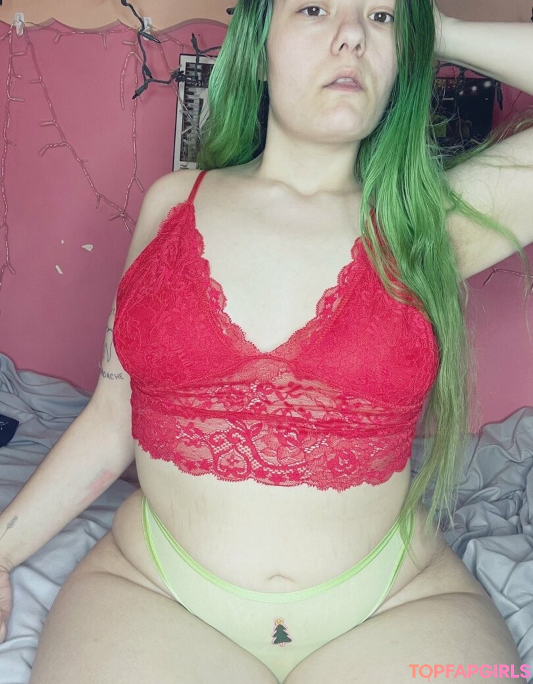 Foto desnuda filtrada de OnlyFans de Pixxxiebelle #195 Foto desnuda filtrada de OnlyFans de Pixxxiebelle #195