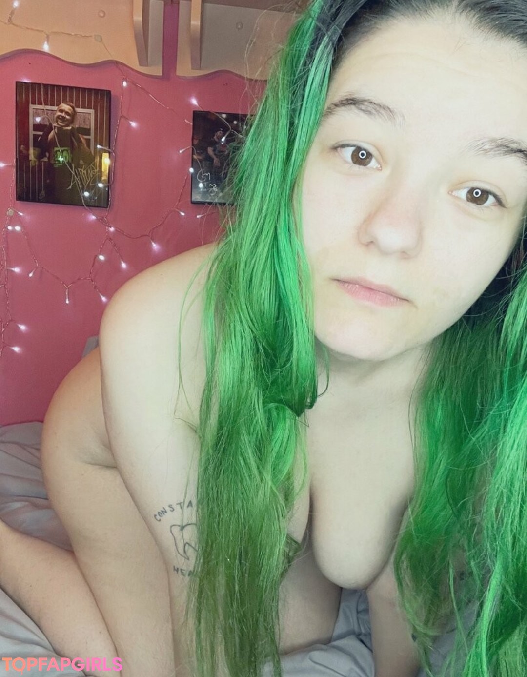 Foto desnuda filtrada de OnlyFans de Pixxxiebelle #218 Foto desnuda filtrada de OnlyFans de Pixxxiebelle #218