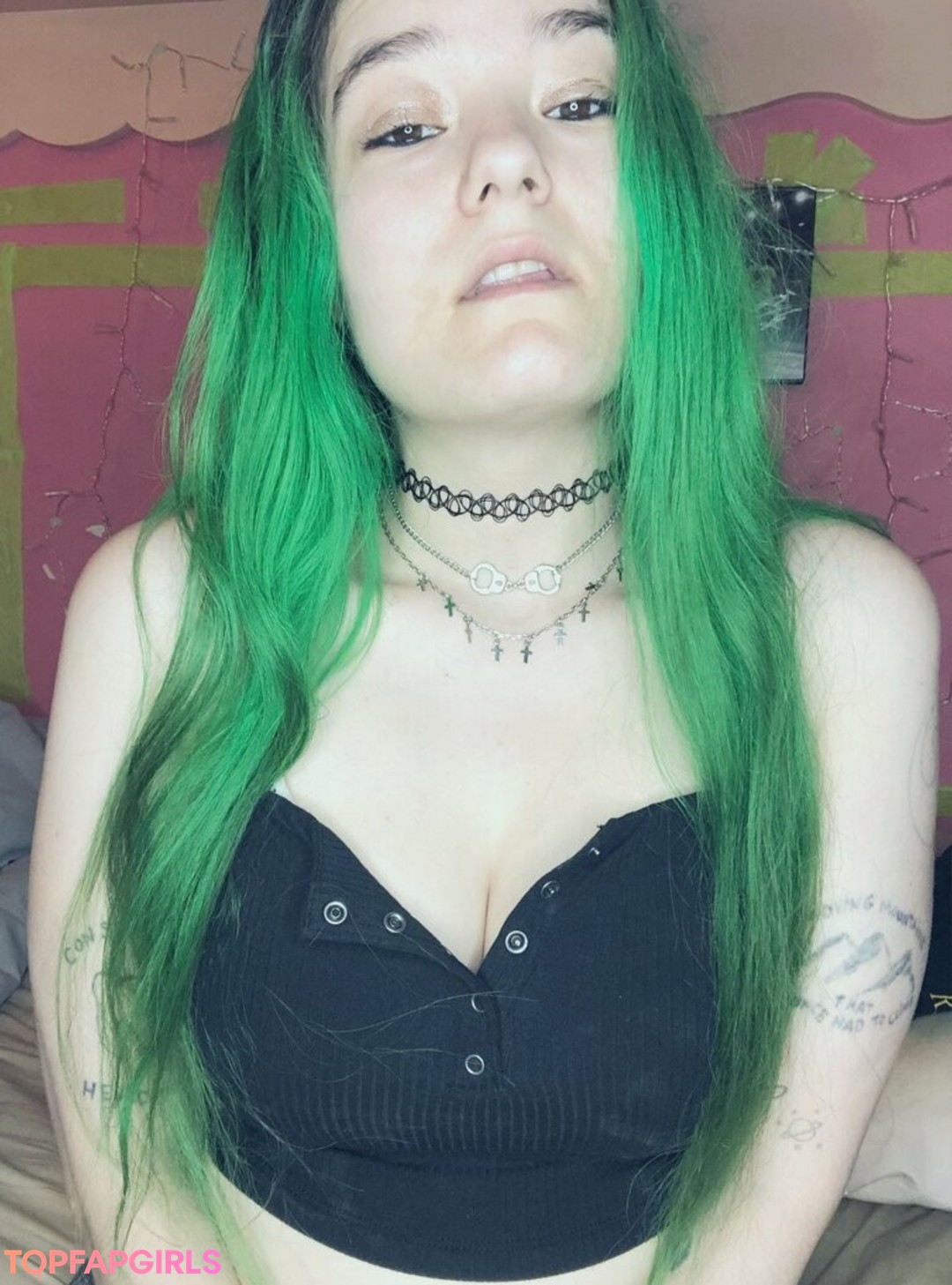 Foto desnuda filtrada de OnlyFans de Pixxxiebelle #446 Foto desnuda filtrada de OnlyFans de Pixxxiebelle #446