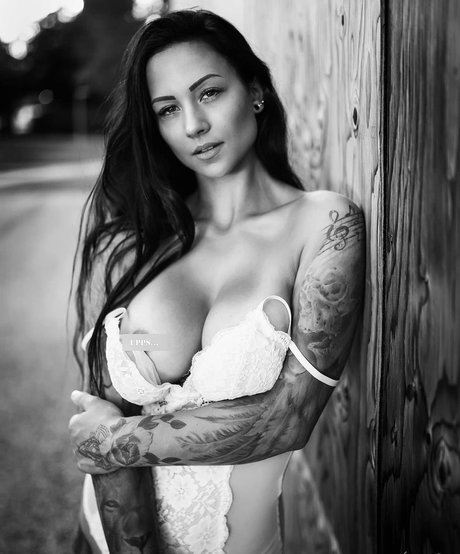 Foto desnuda filtrada de OnlyFans de Inkednadine
