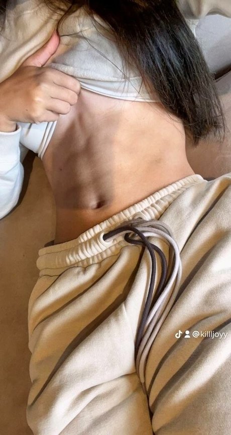 Foto desnuda filtrada de OnlyFans de Carlyjb