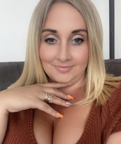 Foto desnuda filtrada de OnlyFans de Mrandmrsbeard88