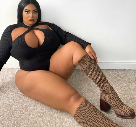 Foto desnuda filtrada de OnlyFans de yathbeauty