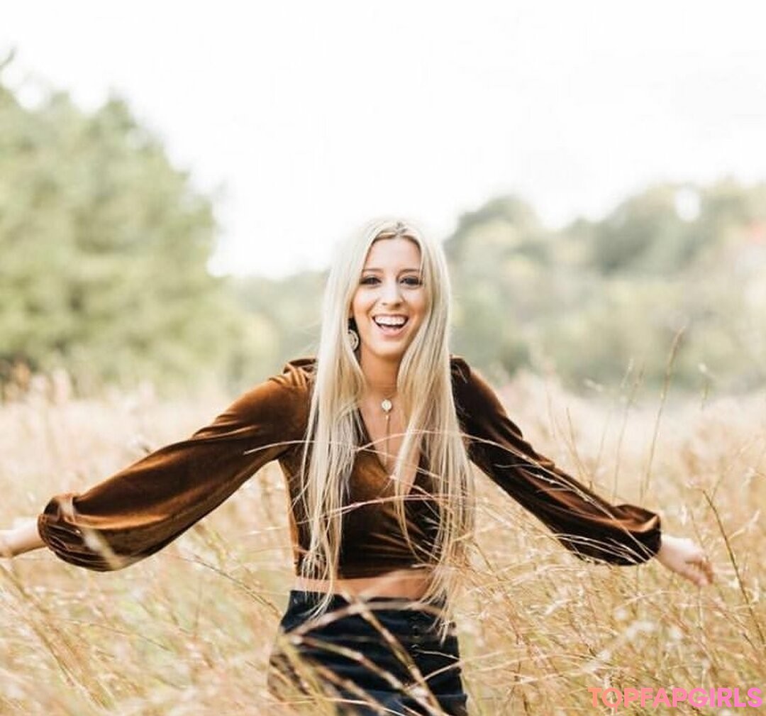 Foto desnuda filtrada de OnlyFans de Hannah Murrell #373 Foto desnuda filtrada de OnlyFans de Hannah Murrell #373