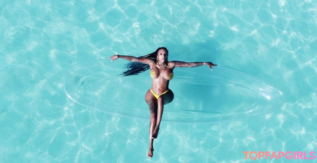 Foto desnuda filtrada de OnlyFans de Flyyytattedsky #10 Foto desnuda filtrada de OnlyFans de Flyyytattedsky #10