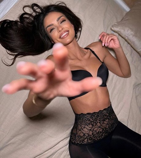 Foto desnuda filtrada de OnlyFans de Klaudia El Dursi