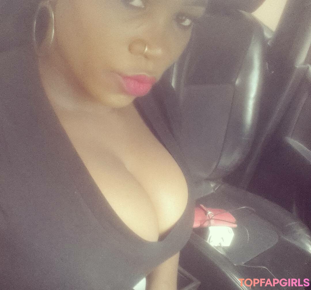 Foto desnuda filtrada de OnlyFans de The Only Sweetyville #117 Foto desnuda filtrada de OnlyFans de The Only Sweetyville #117