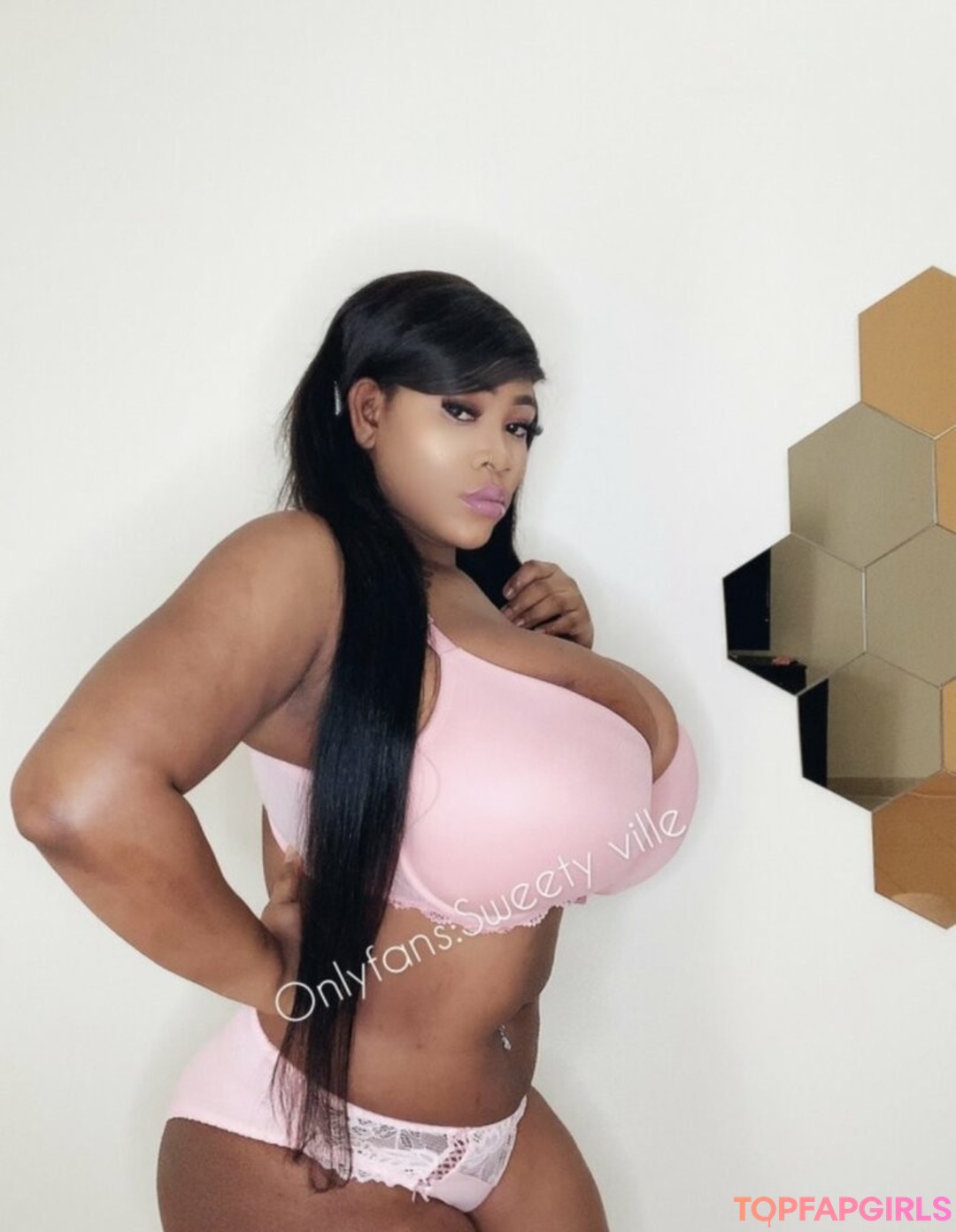 Foto desnuda filtrada de OnlyFans de The Only Sweetyville #153 Foto desnuda filtrada de OnlyFans de The Only Sweetyville #153