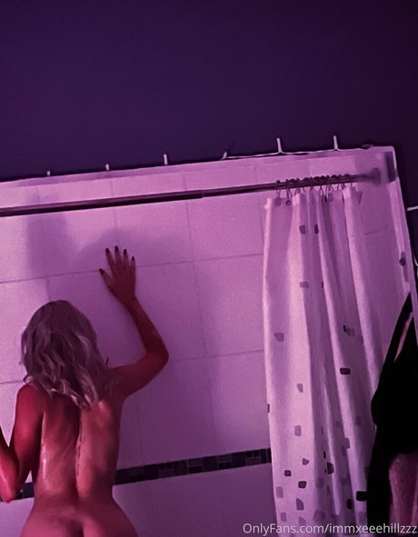 Naughtyblondexx