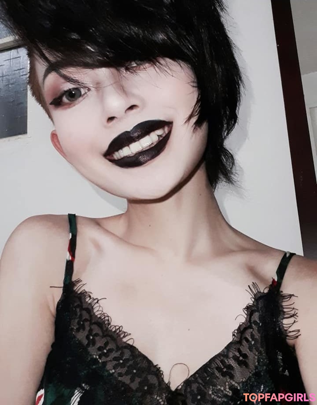 Foto desnuda filtrada de OnlyFans de Emotionalbirdy #165 Foto desnuda filtrada de OnlyFans de Emotionalbirdy #165