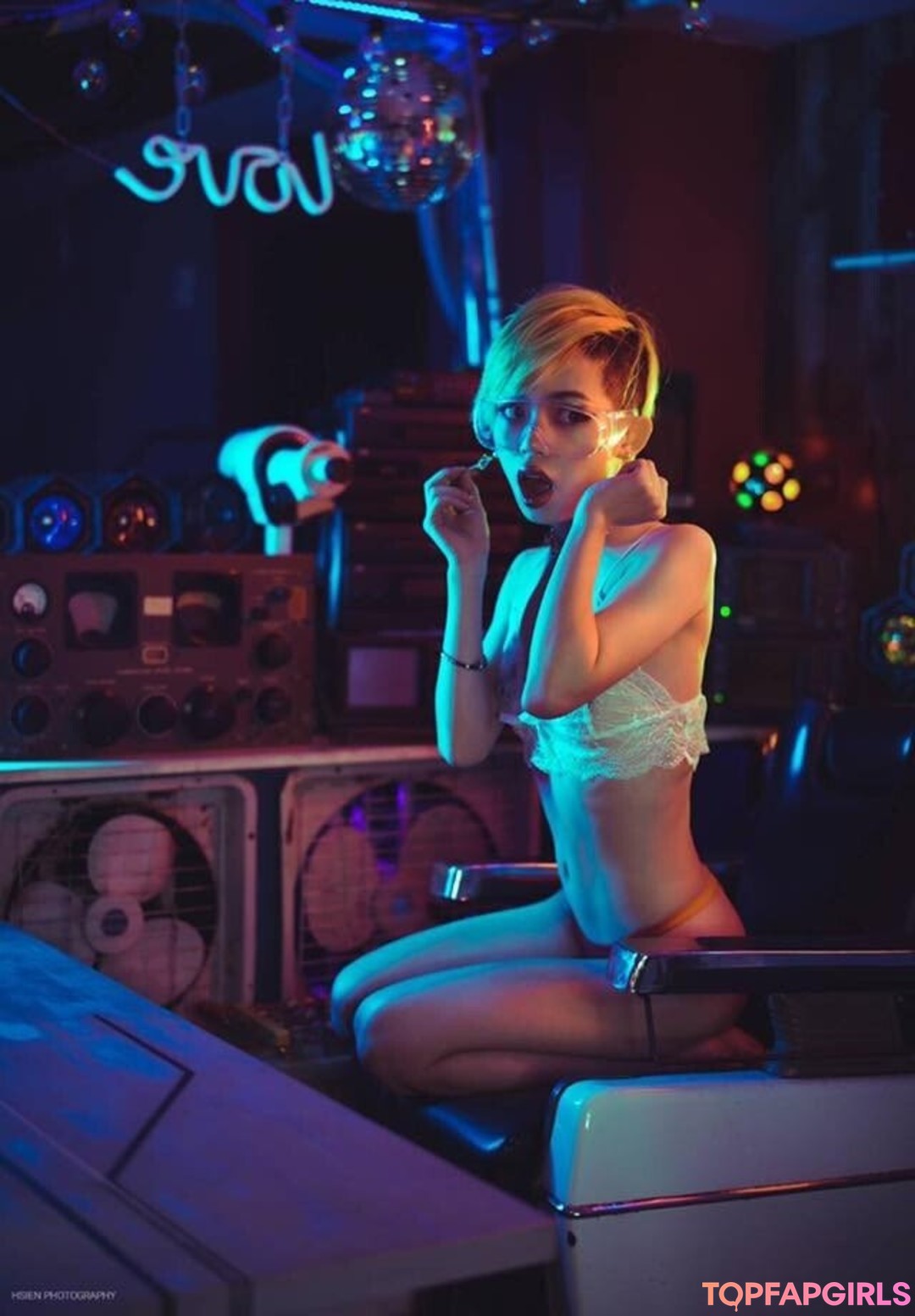 Foto desnuda filtrada de OnlyFans de Emotionalbirdy #234 Foto desnuda filtrada de OnlyFans de Emotionalbirdy #234