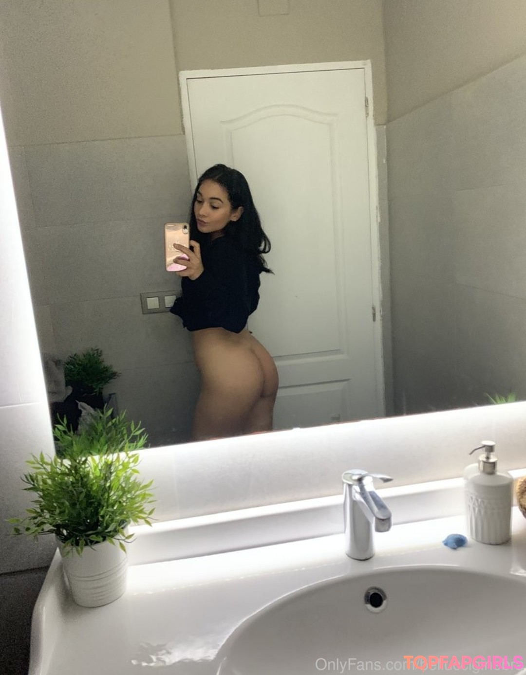 Foto desnuda filtrada de OnlyFans de Ginebra Bellucci #79 Foto desnuda filtrada de OnlyFans de Ginebra Bellucci #79