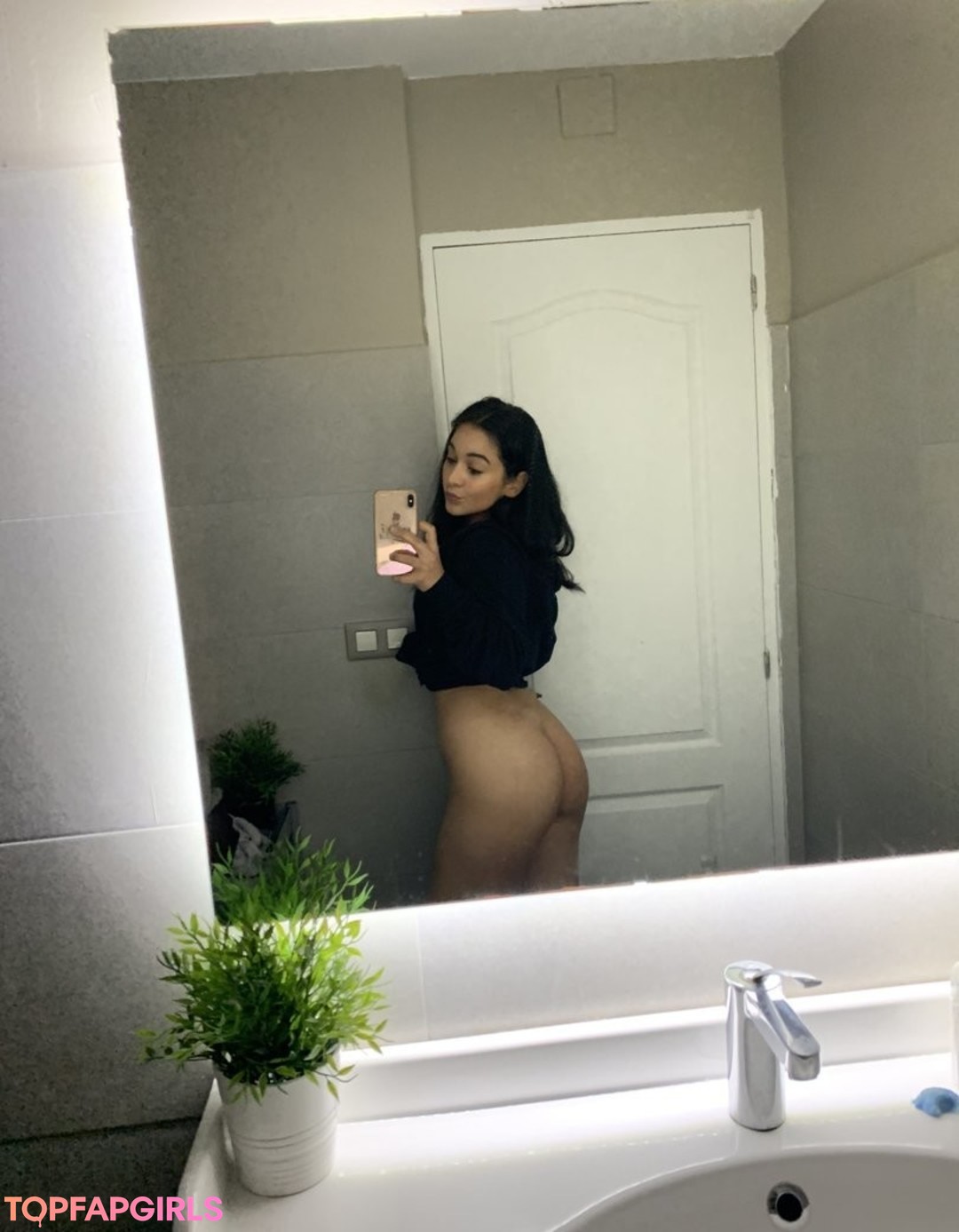 Foto desnuda filtrada de OnlyFans de Ginebra Bellucci #83 Foto desnuda filtrada de OnlyFans de Ginebra Bellucci #83