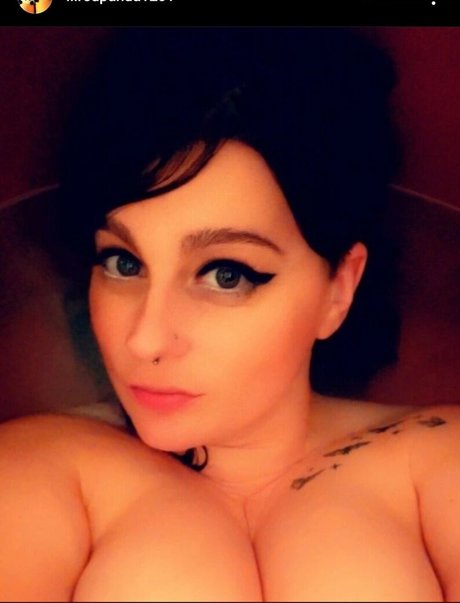 Foto desnuda filtrada de OnlyFans de Pandapanda1201