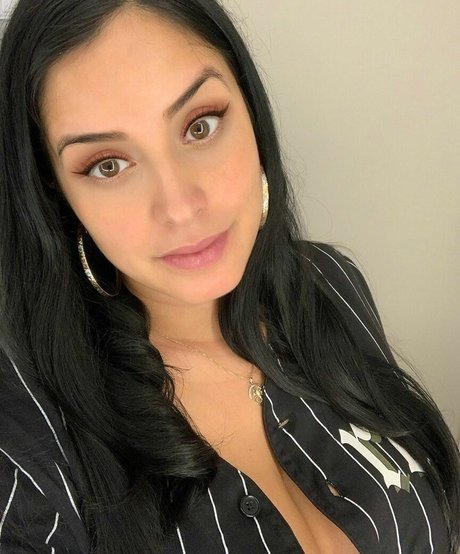 Foto desnuda filtrada de OnlyFans de Laura Stylez