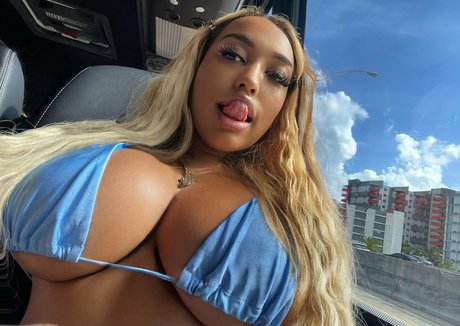 Foto desnuda filtrada de OnlyFans de Kirstyteee