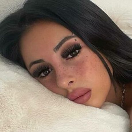Foto desnuda filtrada de OnlyFans de Emibecerra