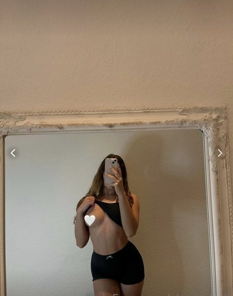Foto desnuda filtrada de OnlyFans de Cleo Isabell