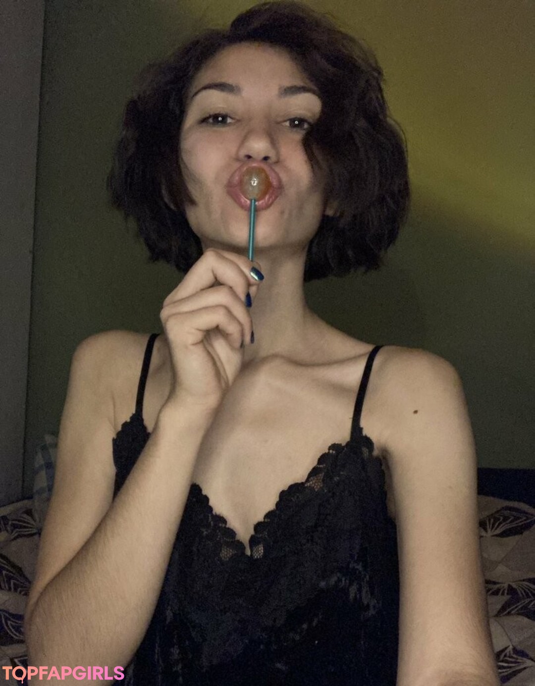 Foto desnuda filtrada de OnlyFans de Adorable Dina #303 Foto desnuda filtrada de OnlyFans de Adorable Dina #303