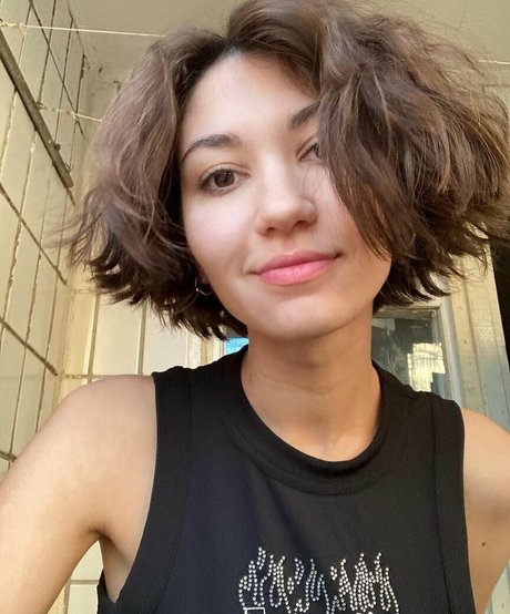 Adorable Dina