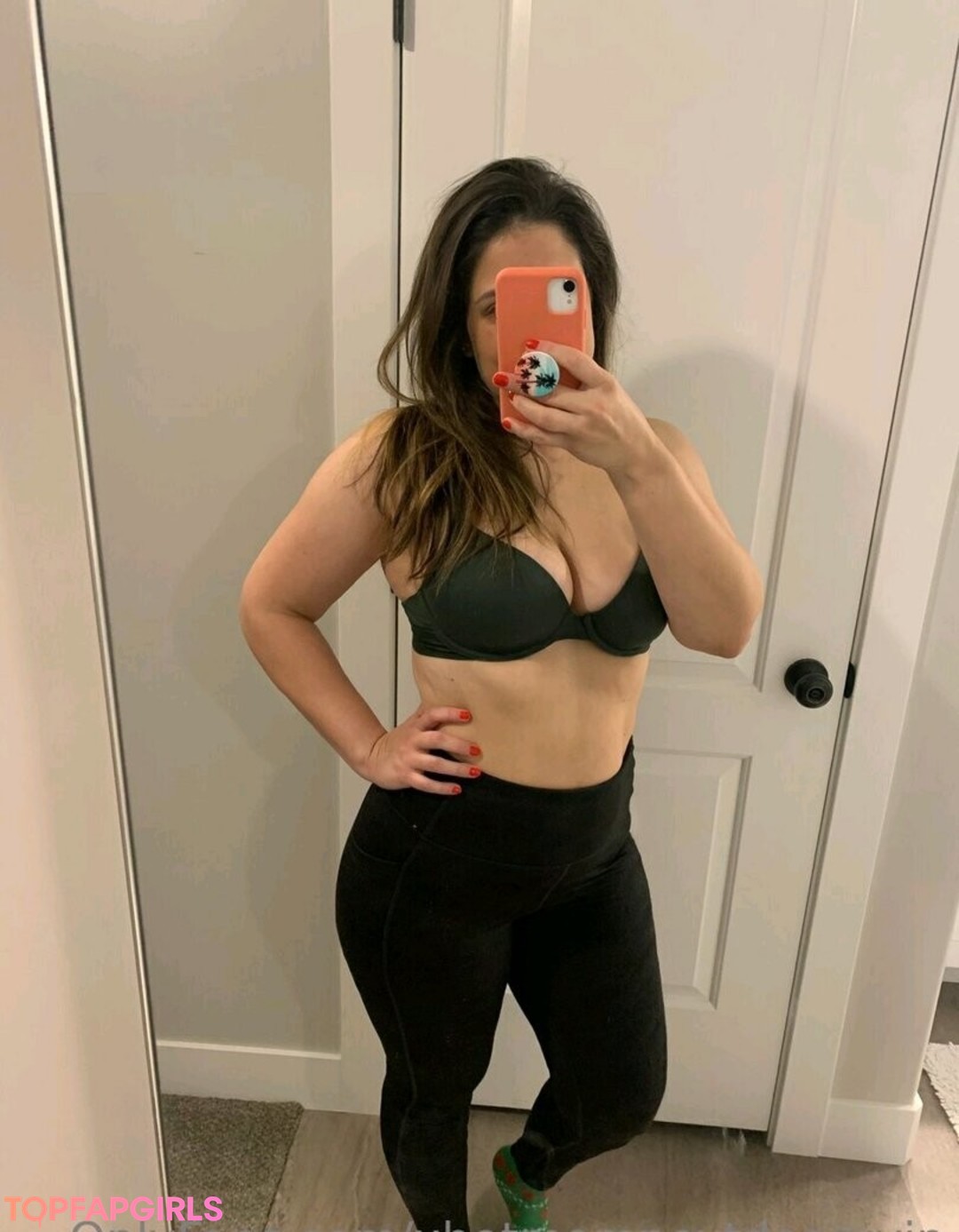 Foto desnuda filtrada de OnlyFans de Milf Next Door #39 Foto desnuda filtrada de OnlyFans de Milf Next Door #39