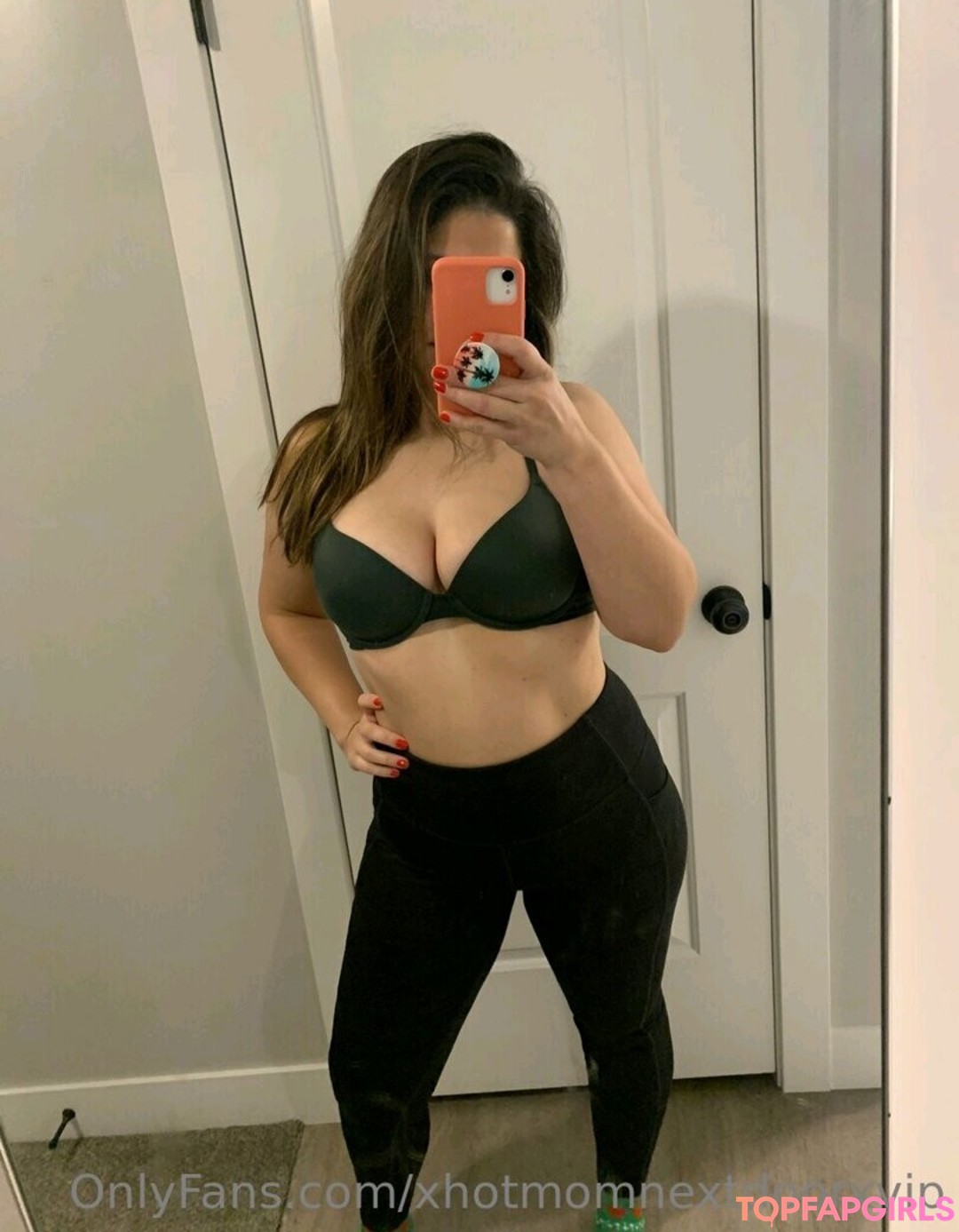 Foto desnuda filtrada de OnlyFans de Milf Next Door #40 Foto desnuda filtrada de OnlyFans de Milf Next Door #40