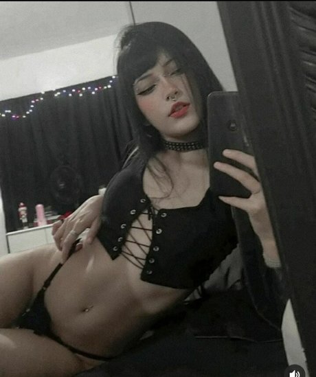 Foto desnuda filtrada de OnlyFans de Nebulaee