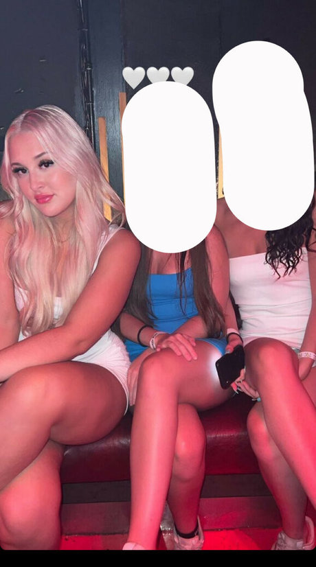 Foto desnuda filtrada de OnlyFans de Angellbunnyy