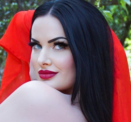 Foto desnuda filtrada de OnlyFans de Raven Rose