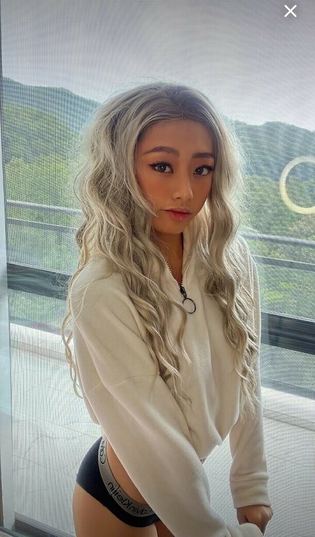 Foto desnuda filtrada de OnlyFans de Ari Lee
