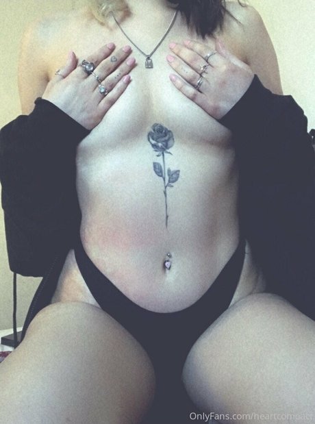 Foto desnuda filtrada de OnlyFans de Heartcompact