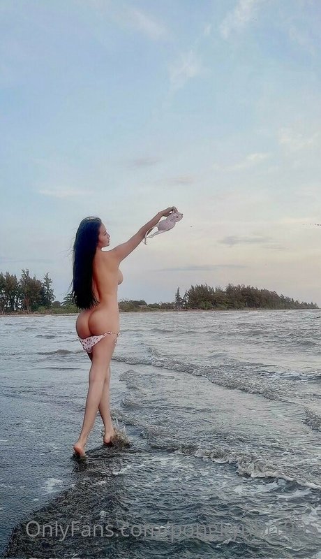 Foto desnuda filtrada de OnlyFans de Pong Kyubi