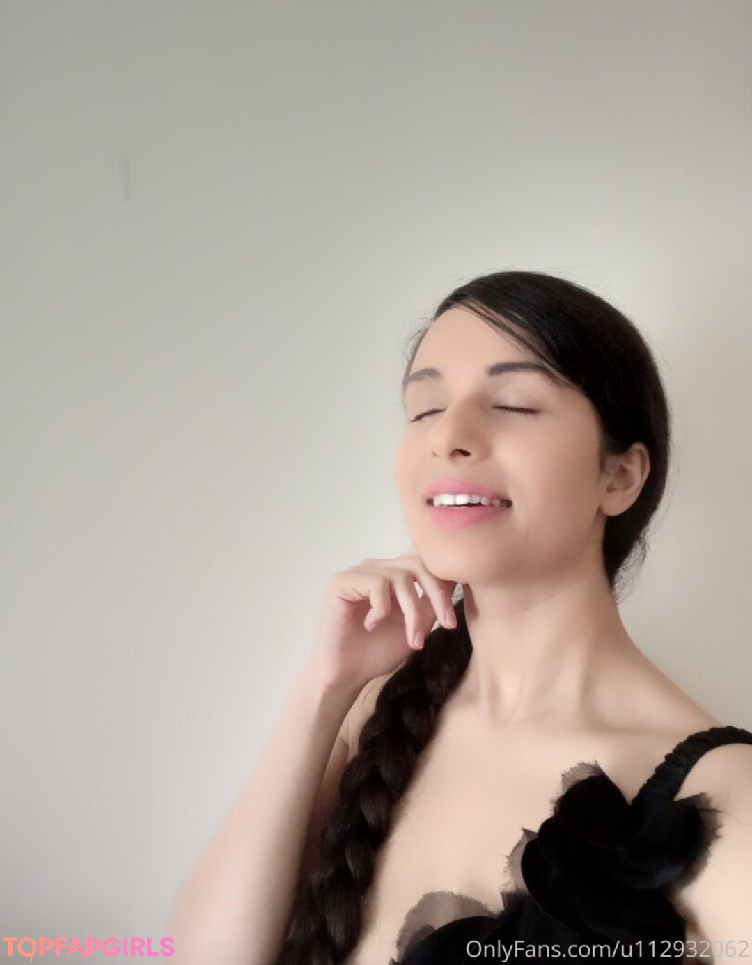 Foto desnuda filtrada de OnlyFans de Mirabella Estella #209 Foto desnuda filtrada de OnlyFans de Mirabella Estella #209