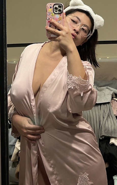 Foto desnuda filtrada de OnlyFans de Yi Lin