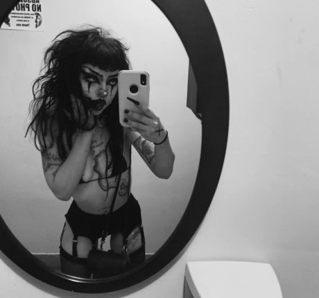 Foto desnuda filtrada de OnlyFans de Fvckd011