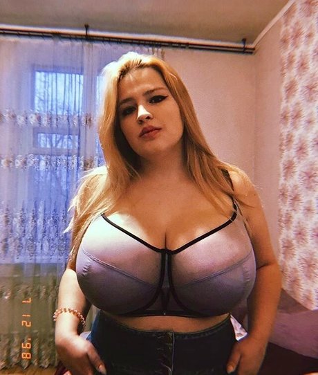 Foto desnuda filtrada de OnlyFans de Julia Chegodar