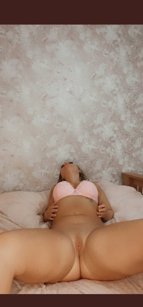 Foto desnuda filtrada de OnlyFans de Caitncurves