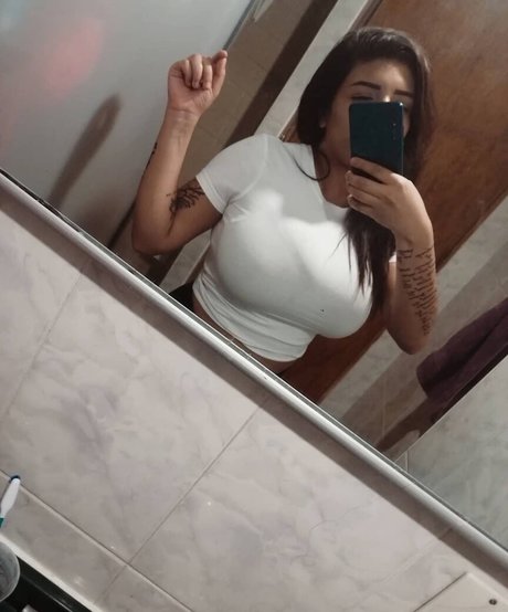 Foto desnuda filtrada de OnlyFans de Kimberly Hdeez