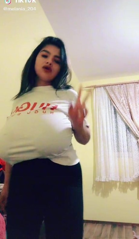 Foto desnuda filtrada de OnlyFans de Melannia