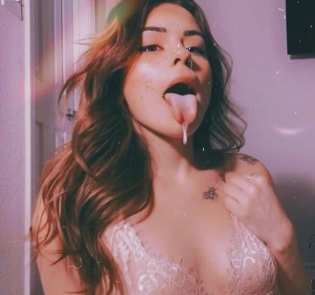 Foto desnuda filtrada de OnlyFans de Aliiceapple