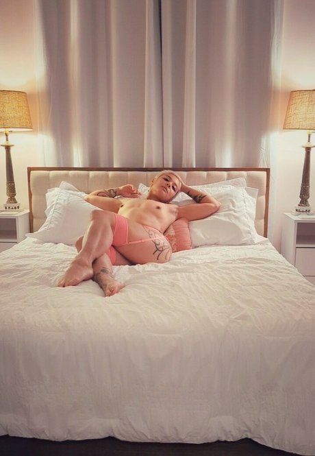 Foto desnuda filtrada de OnlyFans de Evelyn Vinyl