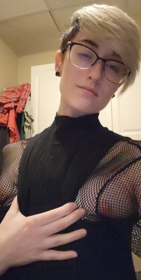 Foto desnuda filtrada de OnlyFans de Apollo Fucker