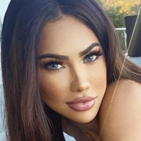 Miss Erika Gray